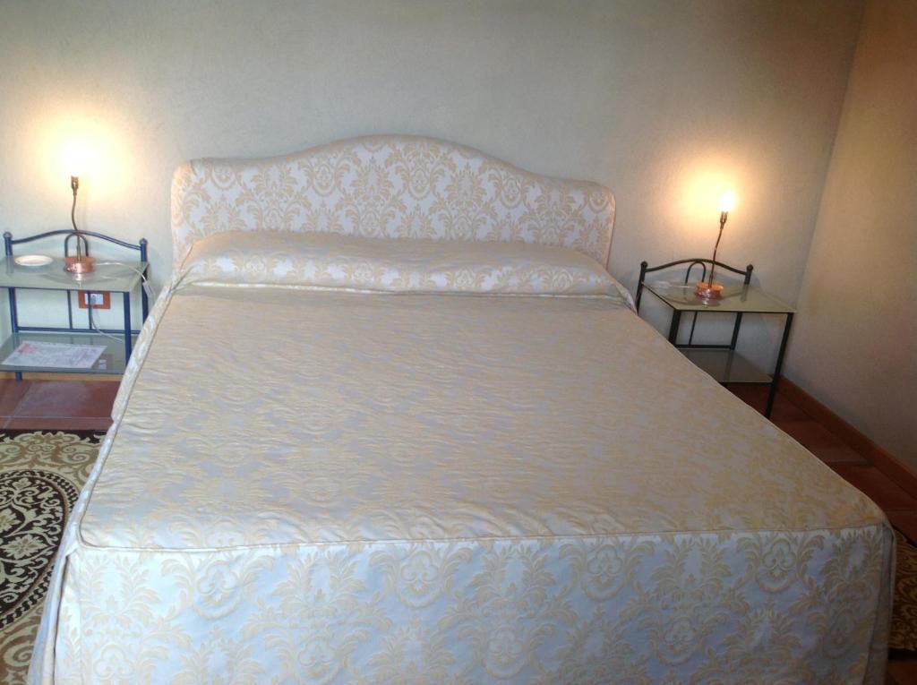 Locanda San Lorenzo Roddino Szoba fotó