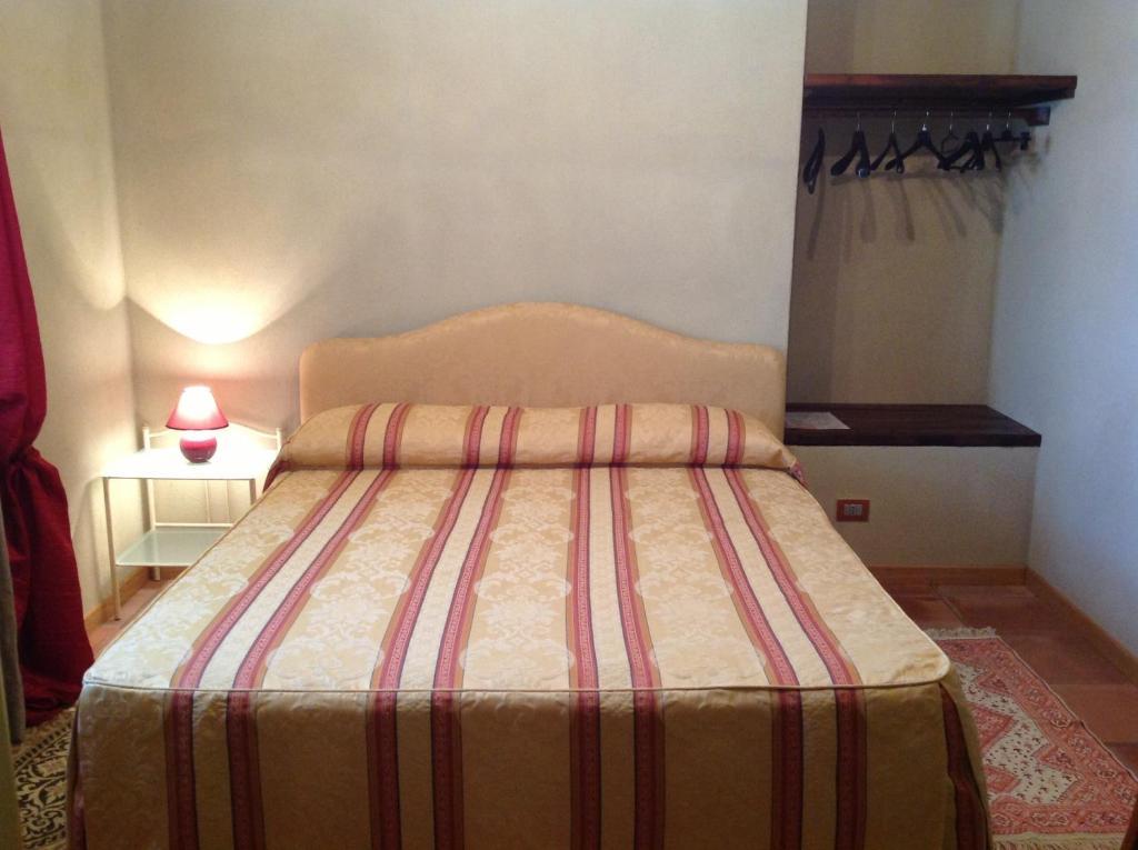 Locanda San Lorenzo Roddino Szoba fotó