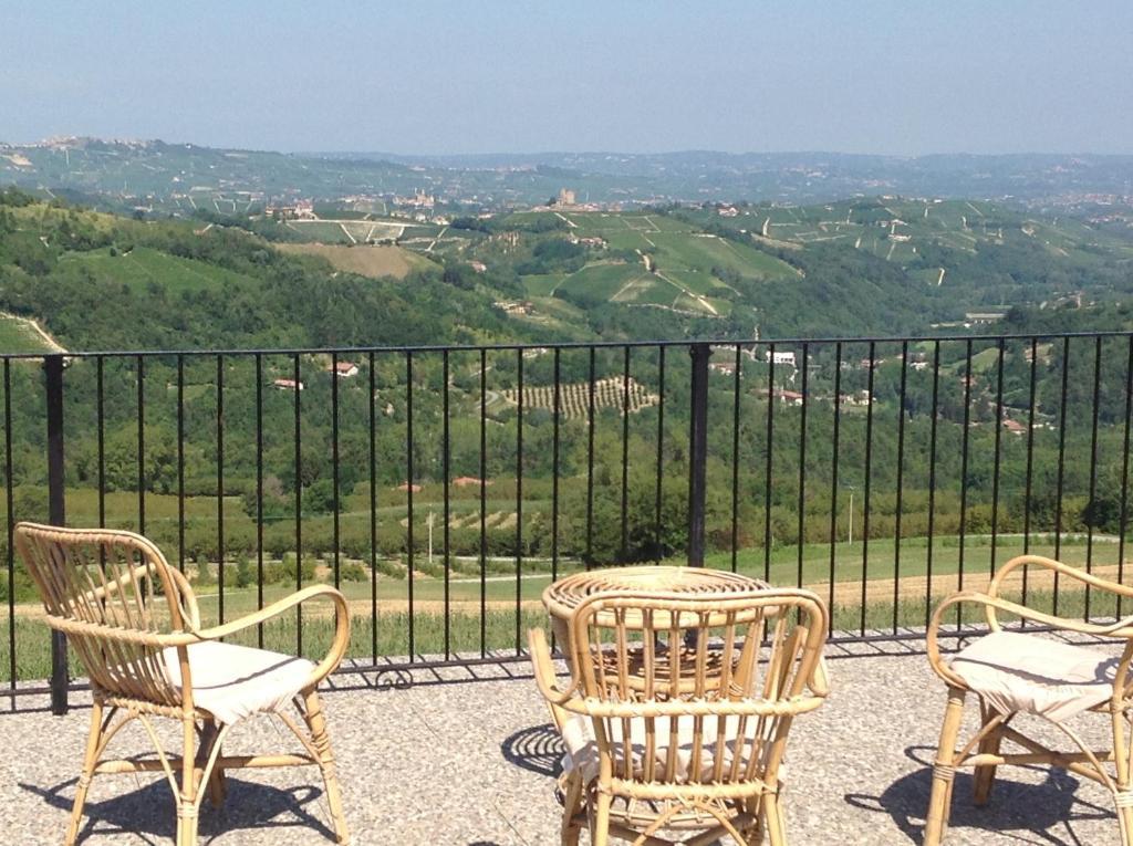 Locanda San Lorenzo Roddino Kültér fotó